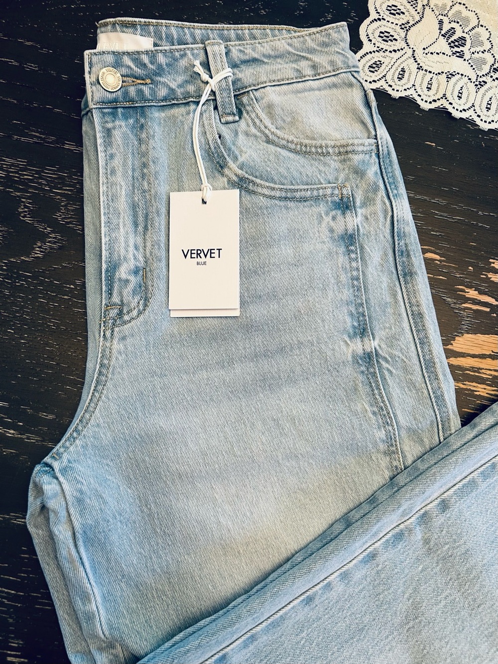 NWT beautiful and well made Vervet size 7 or 28 cuffed jeans. - Picture 3 of 16